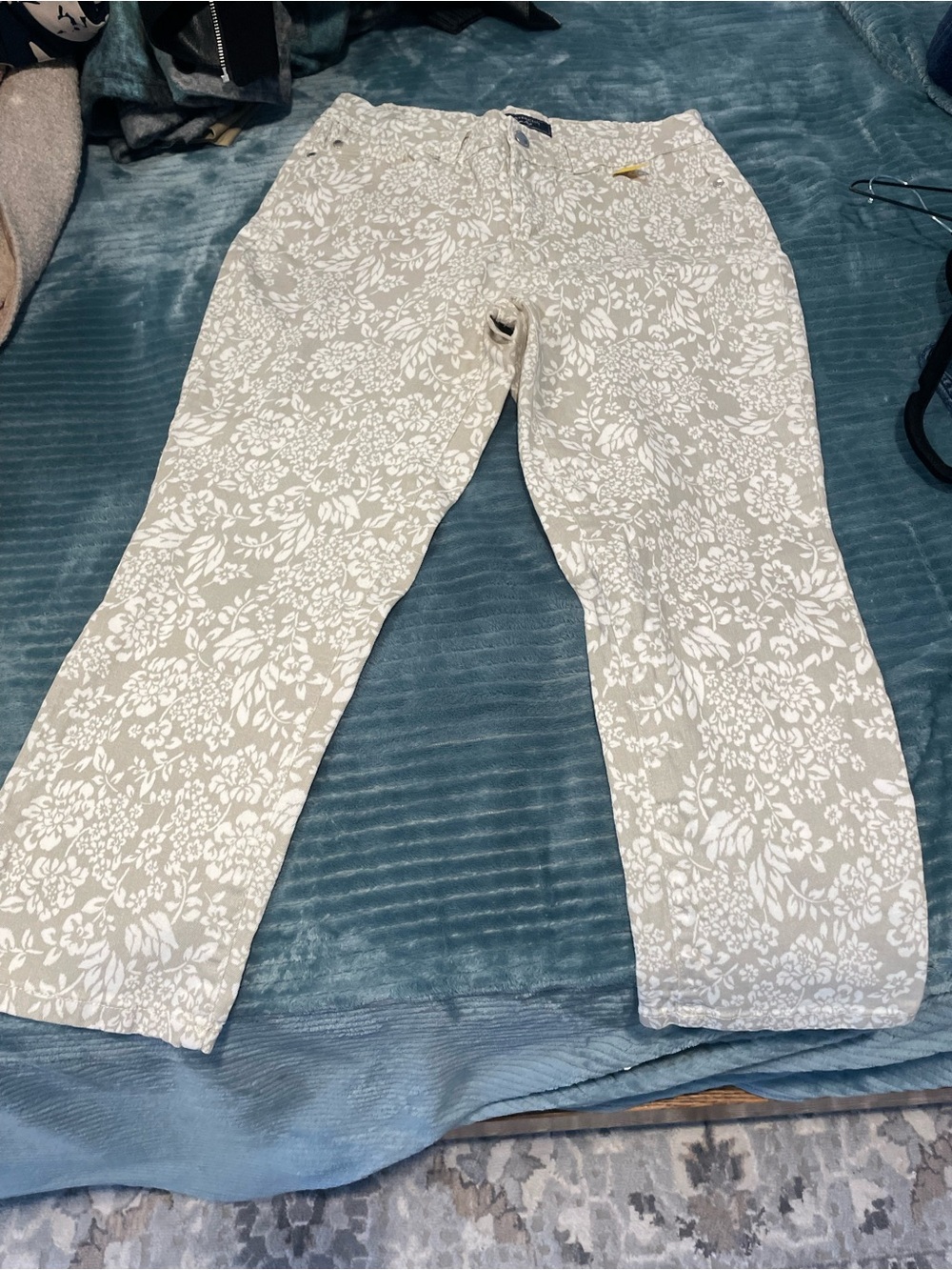 🌼 Charter Club Floral Pattern Light Gray Straight-Leg Pants Sz 4